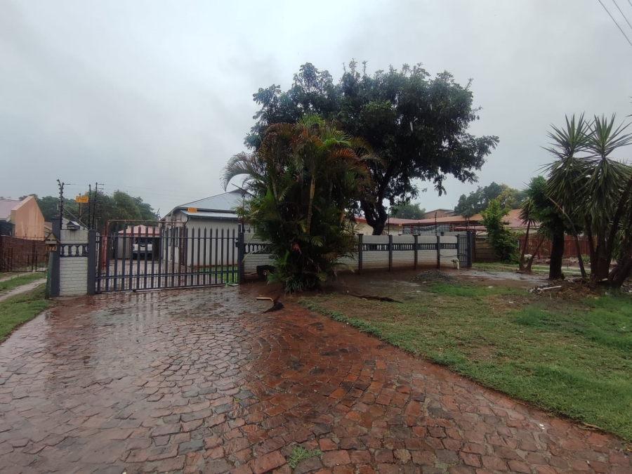 3 Bedroom Property for Sale in Rustenburg Central North West